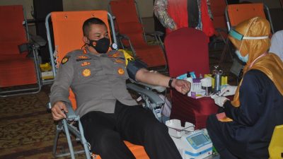 Kapolresta Pekanbaru Ajak Pasukan Ikut Donor Darah Plasma Konvalesen