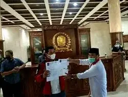 Sambangi DPRD, LSM LIRA Laporkan Kerumunan Massa di Pesta Ultah Khofifah