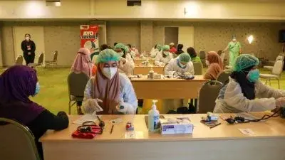 Gerakan Indonesia Pasti Bisa Buka Sentra Vaksinasi di Tebet